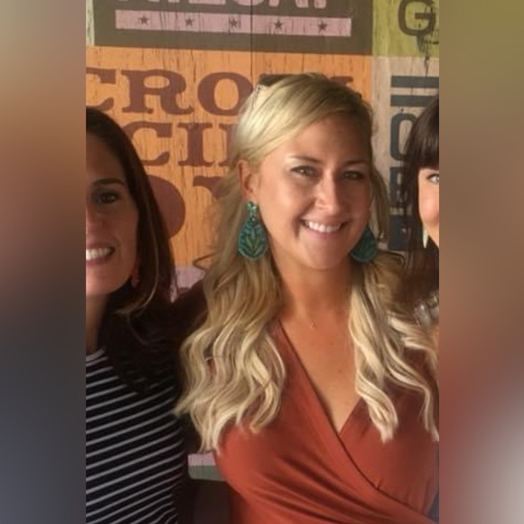 Meet your Posher, Christine - Picture 1 of 1